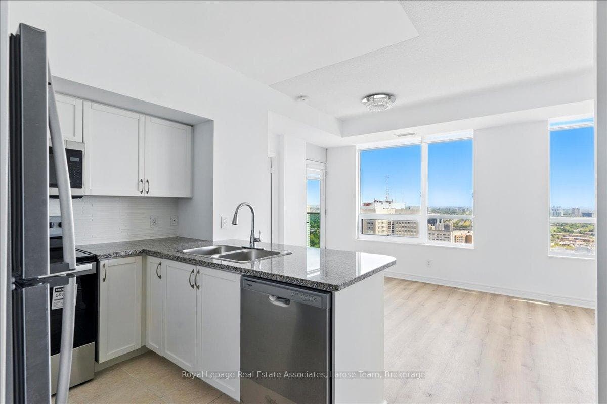 208 Enfield Place Unit 3701 photo 2
