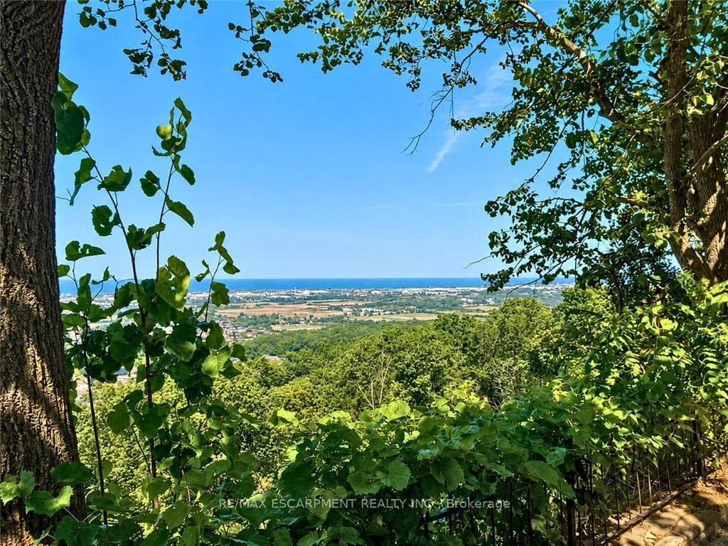 665 RIDGE Road photo 15
