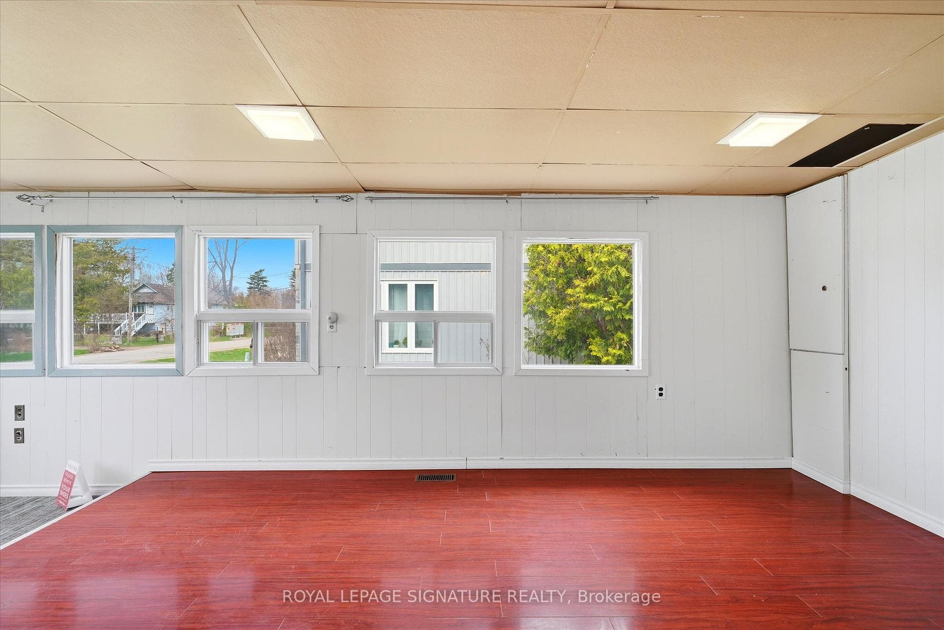 54 Farley Circle photo 6