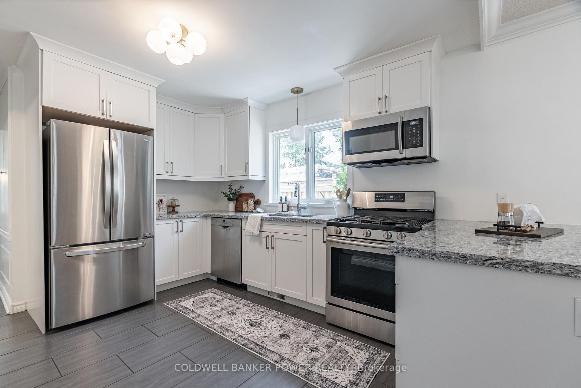 79 DUCHESS Avenue photo 12