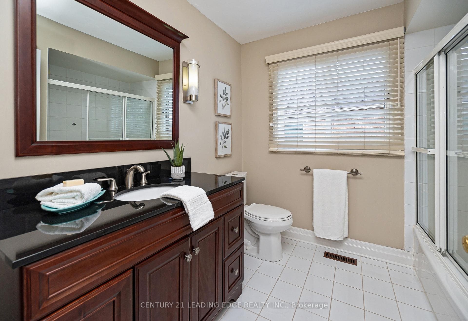 8 Mooreland Court photo 27