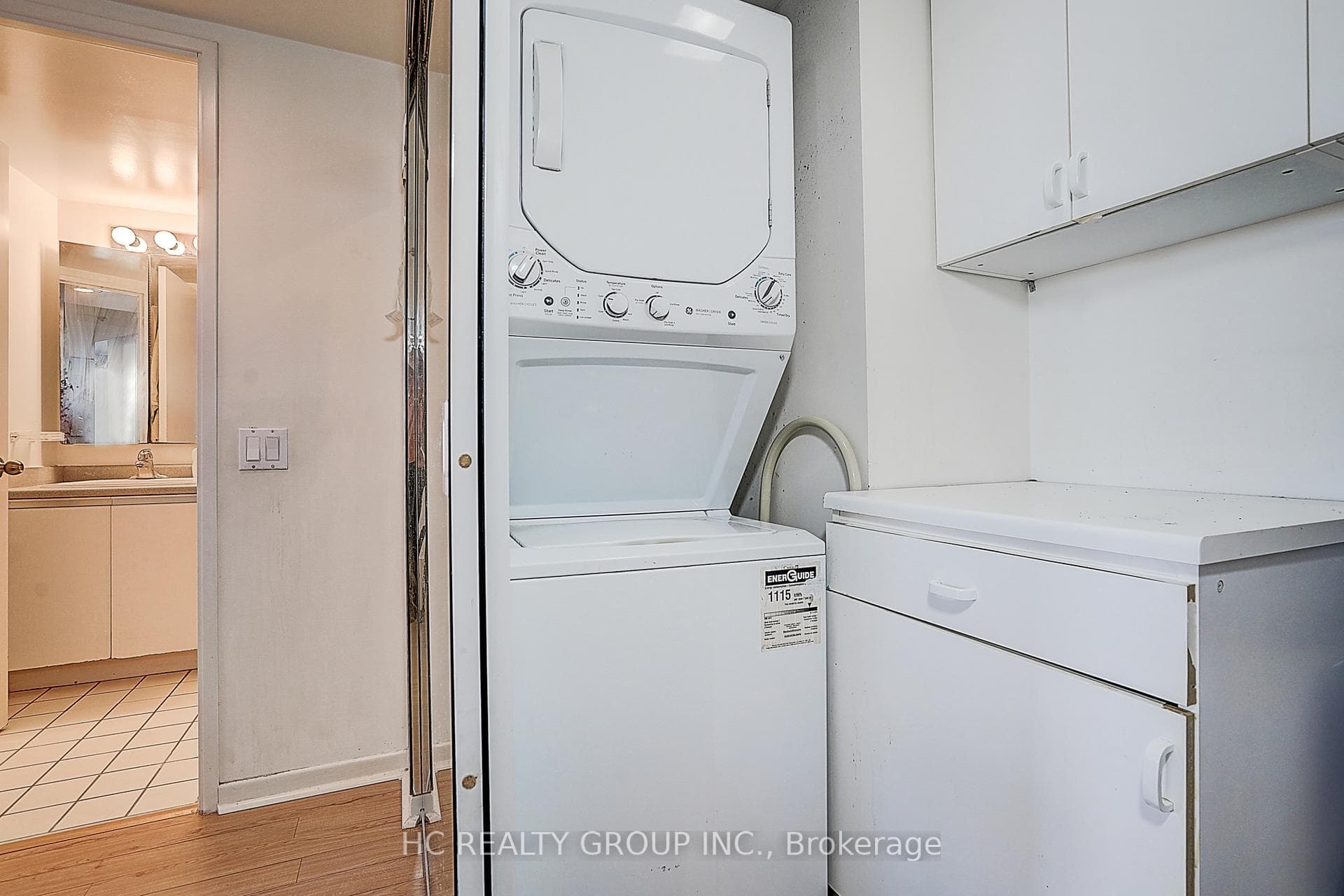 21 Overlea Boulevard Unit 1602 photo 17