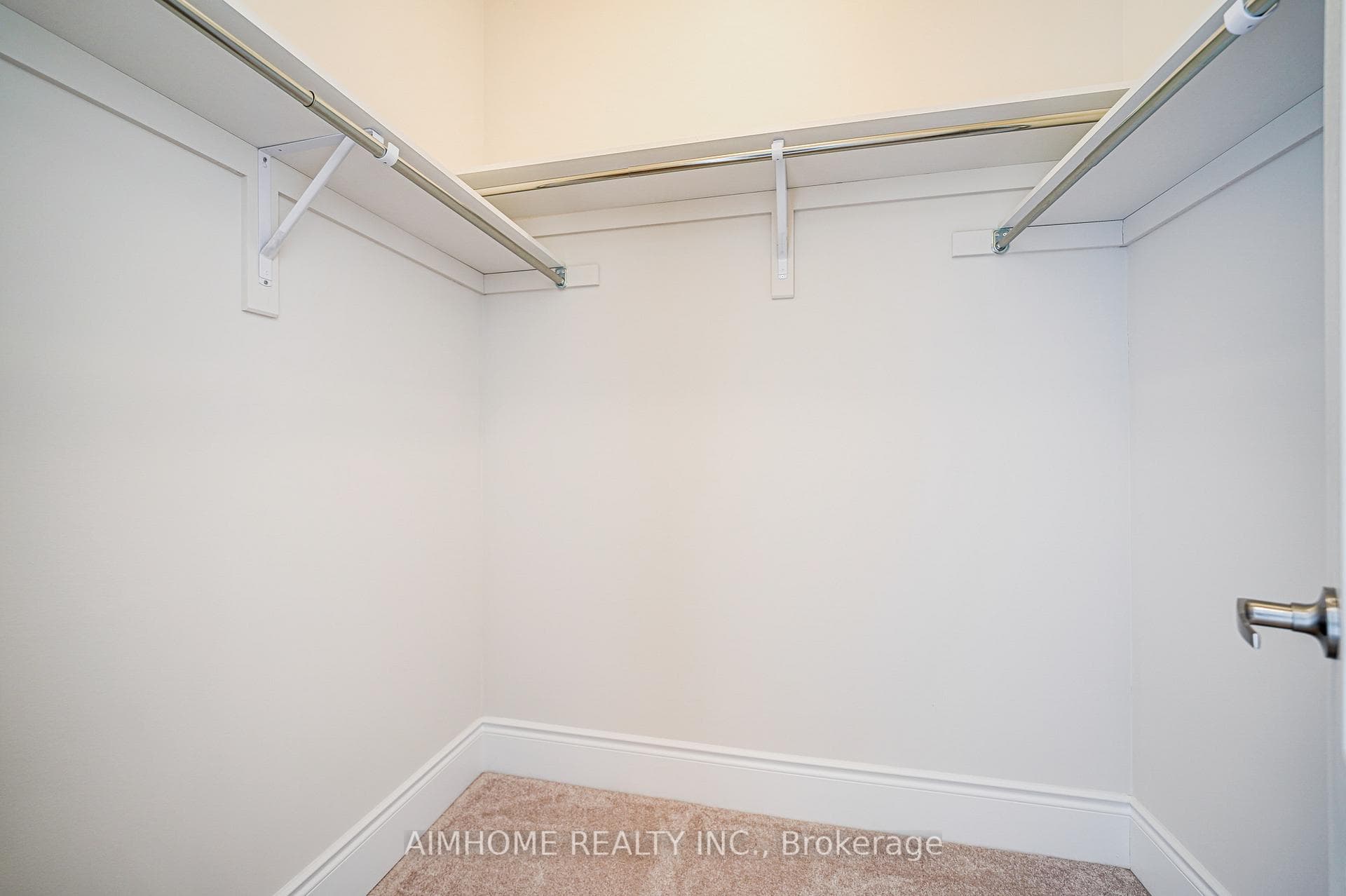 98 Joseph Hartman Crescent photo 33