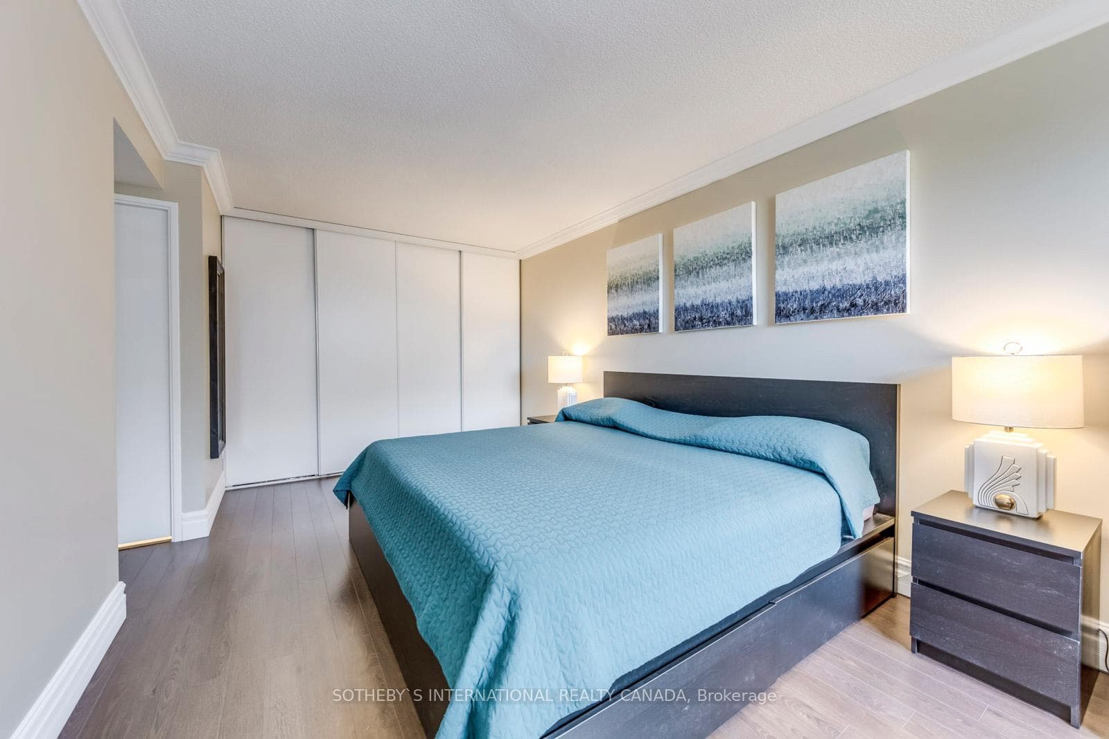 20 Sunrise Avenue Unit 401 photo 17