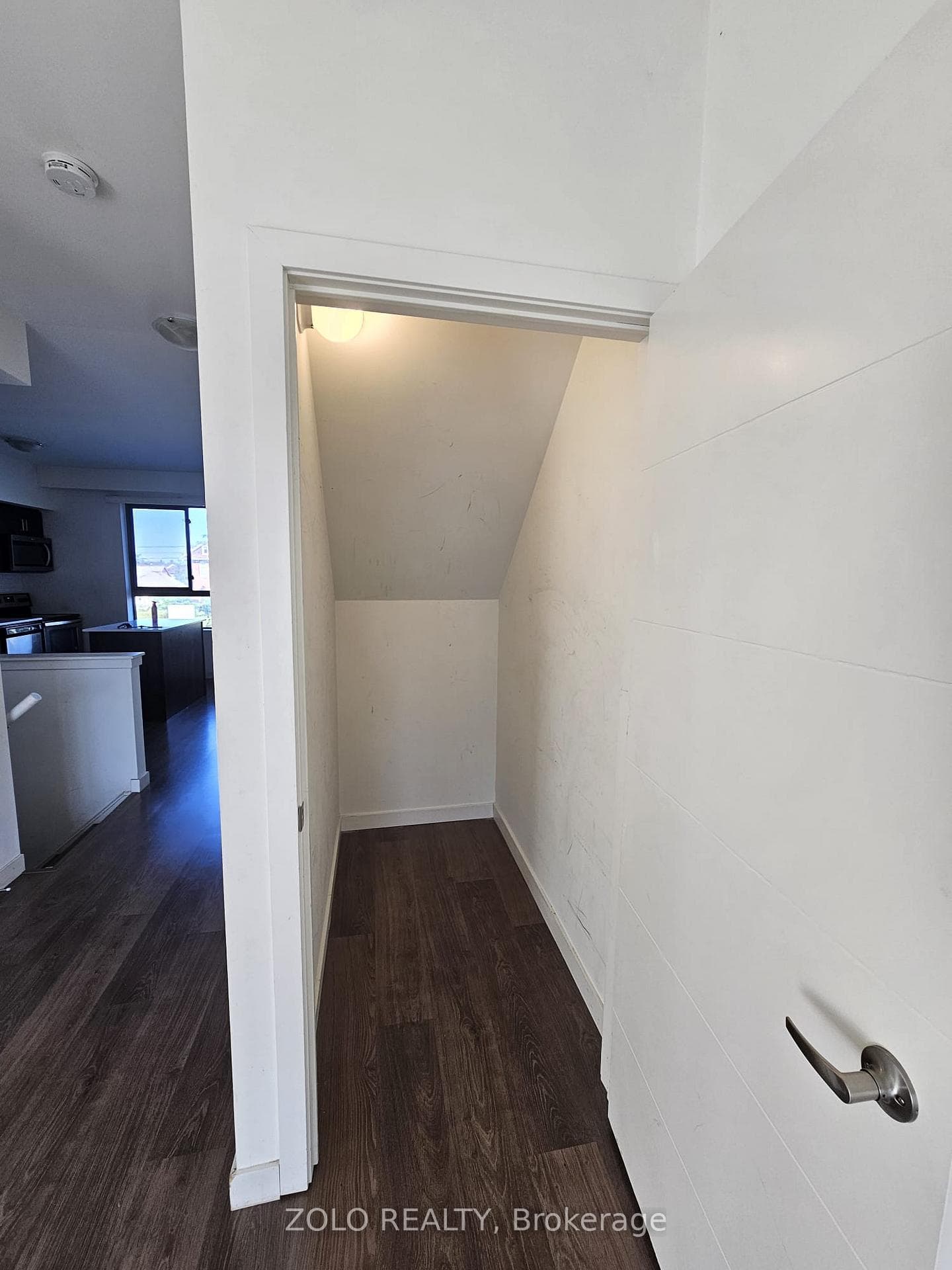 369 Essa Road Unit 96 photo 8