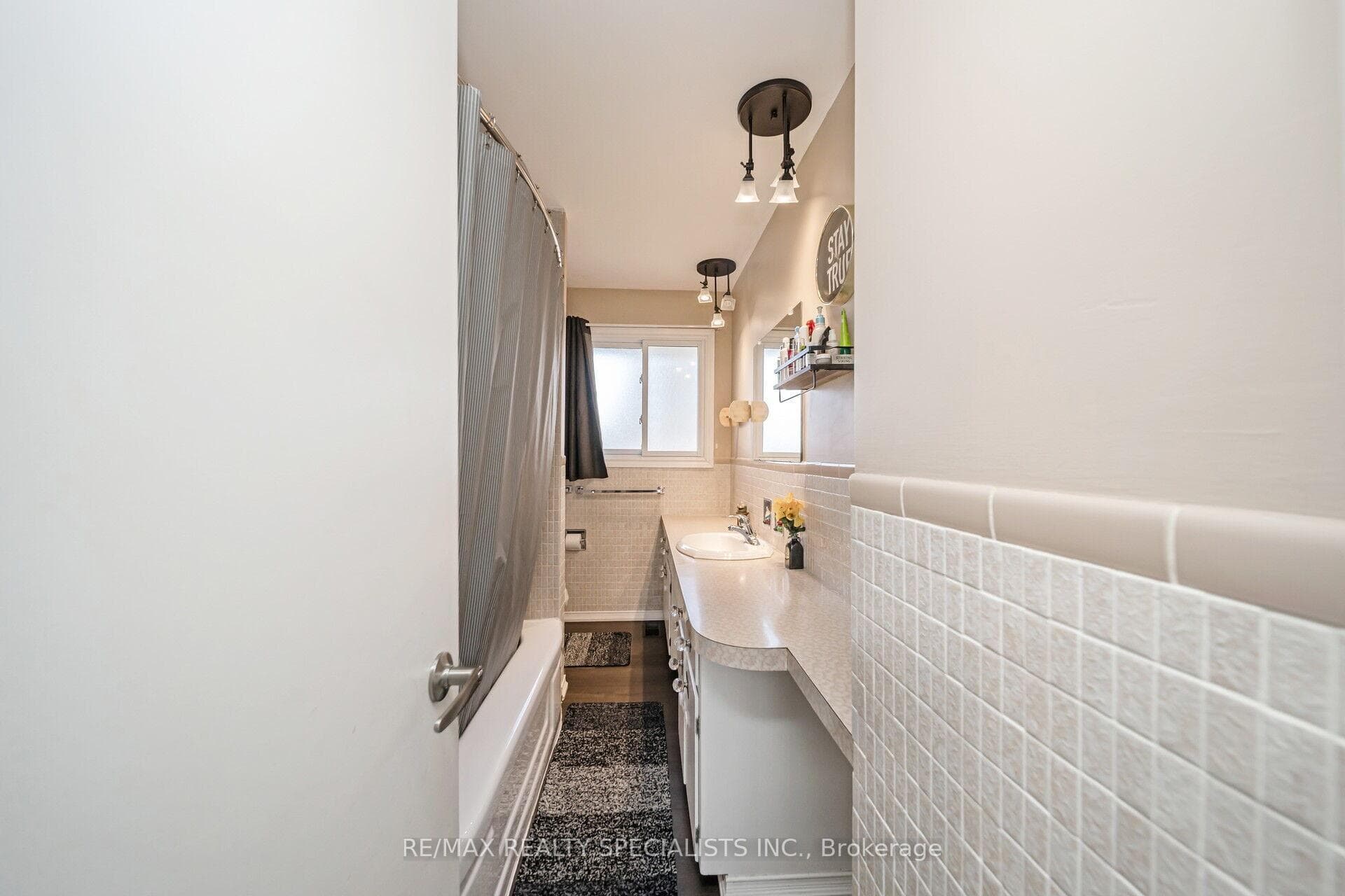 158 Hickson Drive photo 29