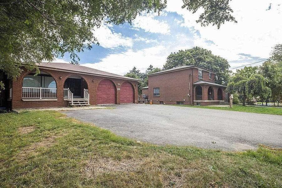 7887 Dufferin Street Unit Main/Up photo 2
