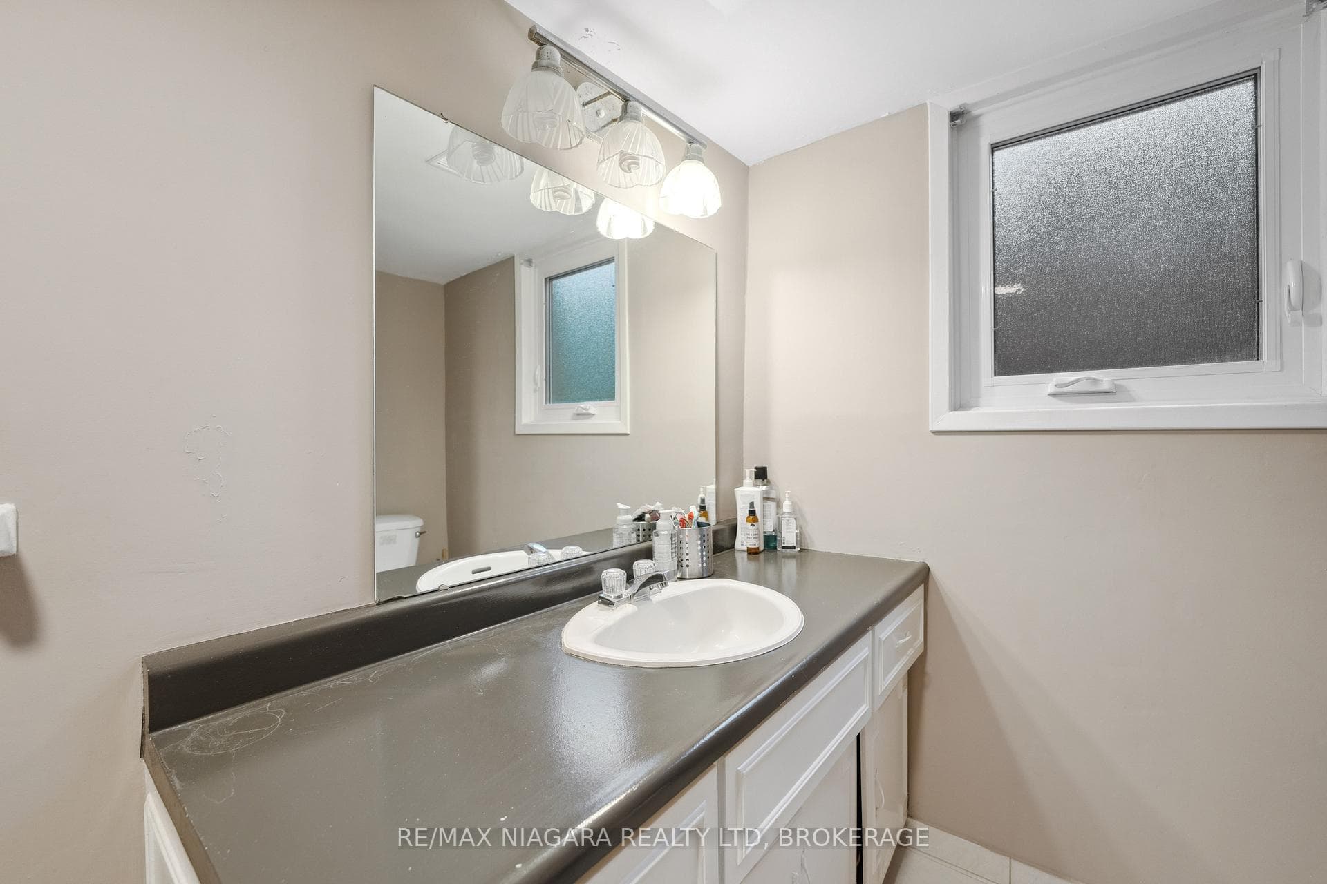 8 TRINITY Circle photo 20