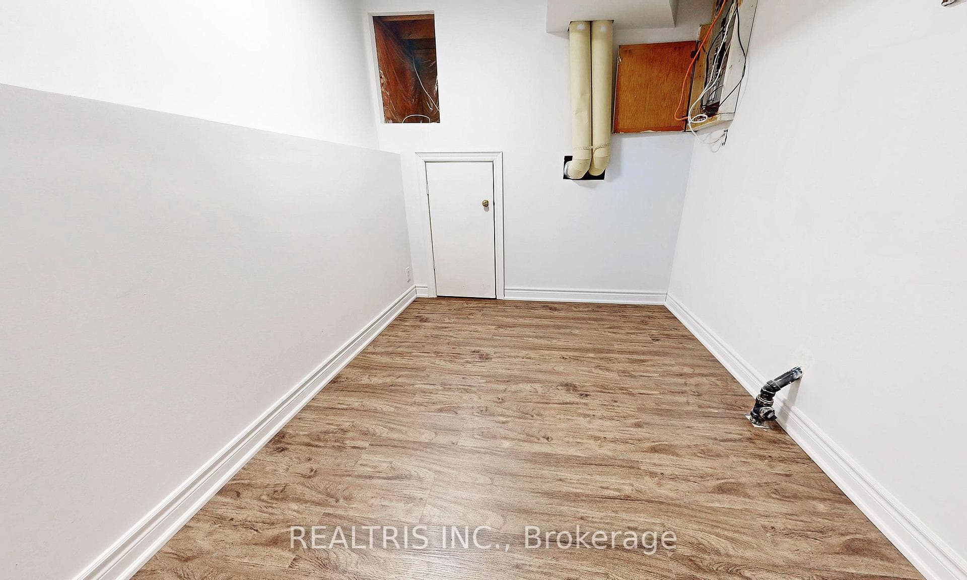 113 Bassett Boulevard Unit Basement photo 12