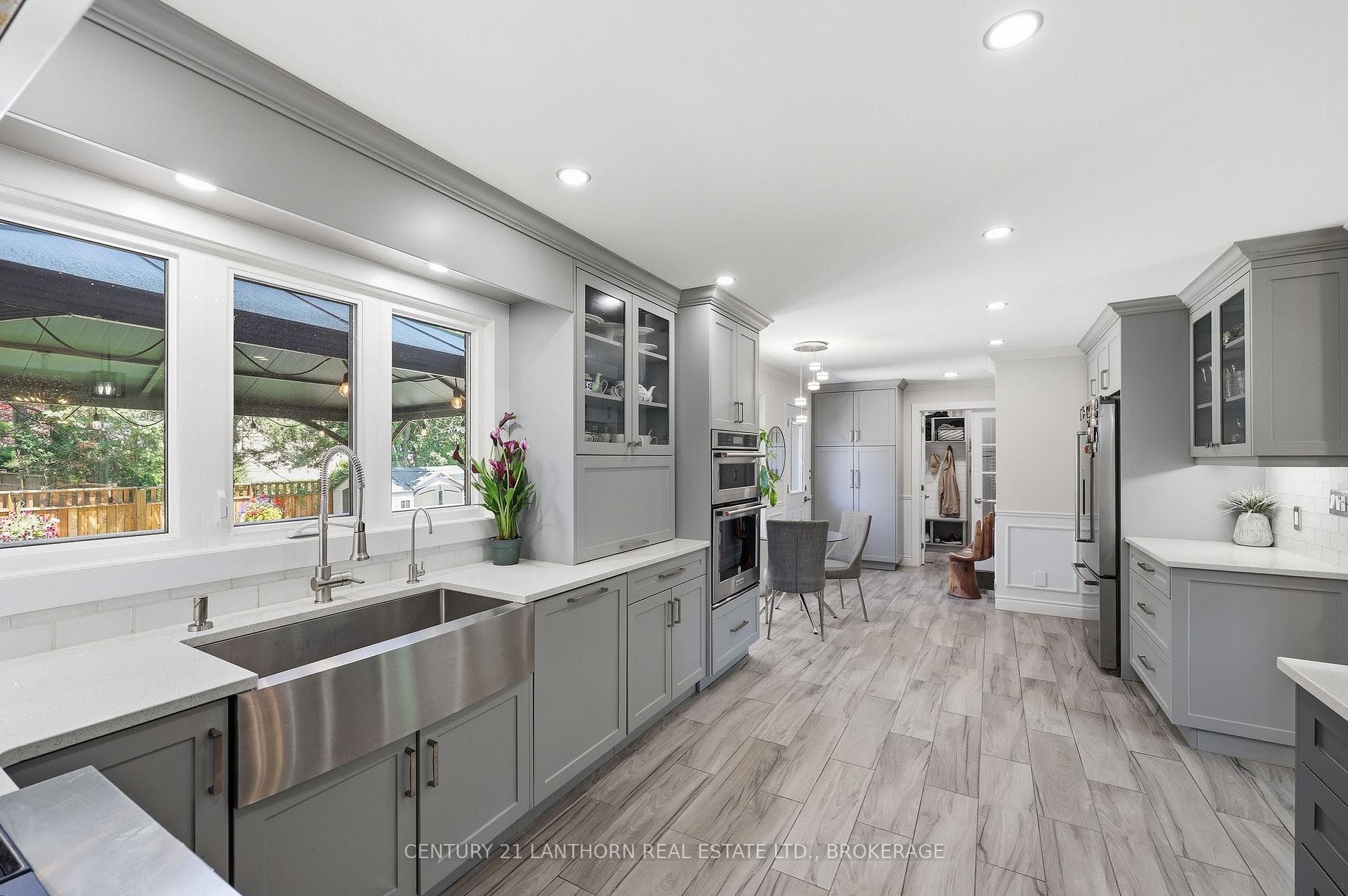 952 Chancery Street photo 23