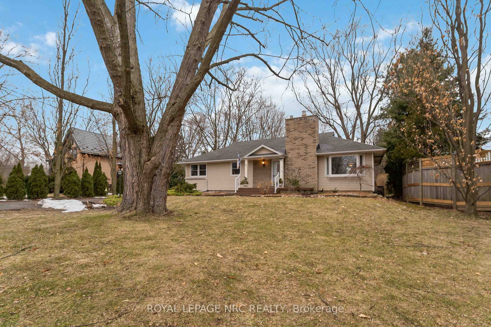 133 Lakeshore Road photo 47