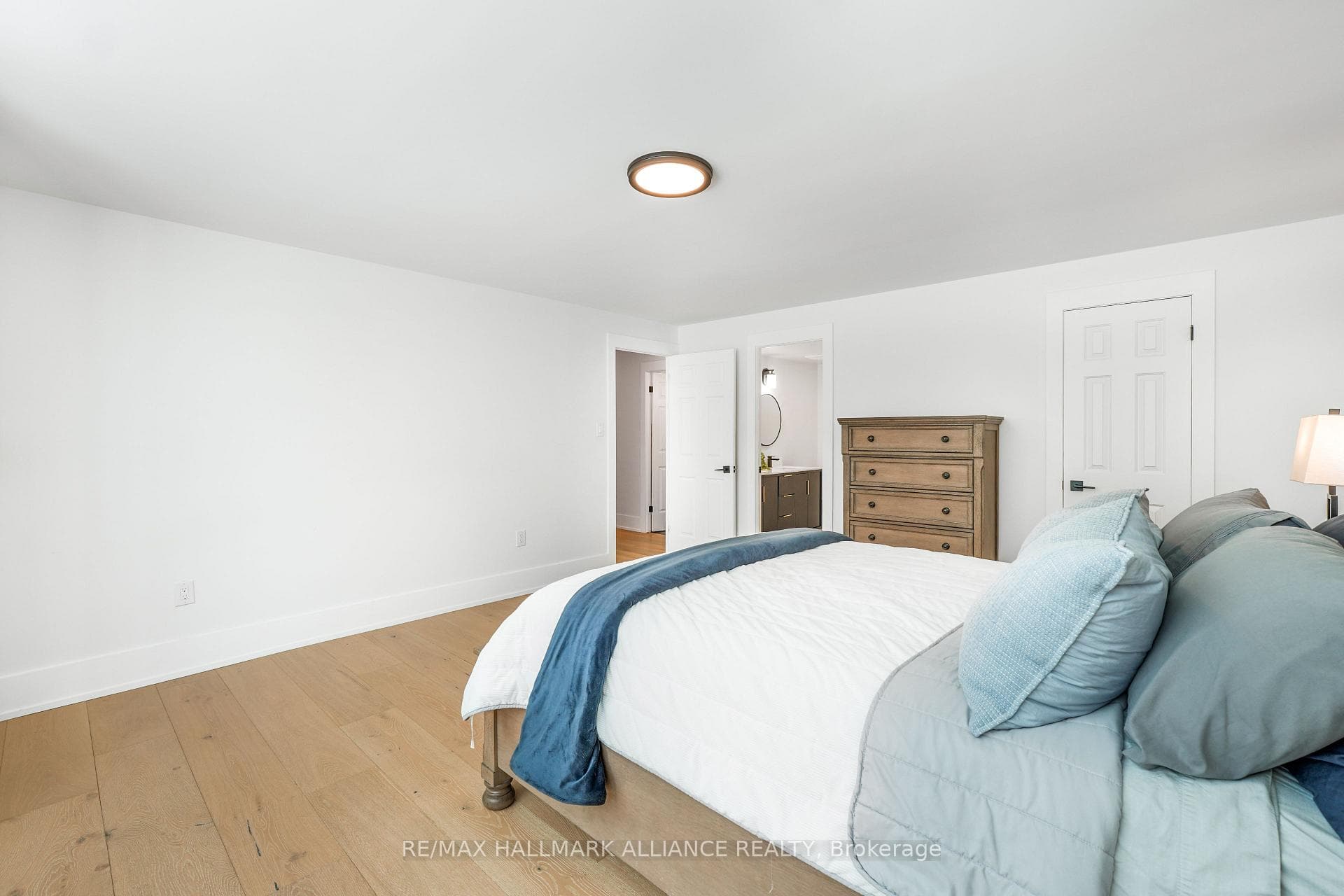 2121 Lakeshore Road Unit 205 photo 28