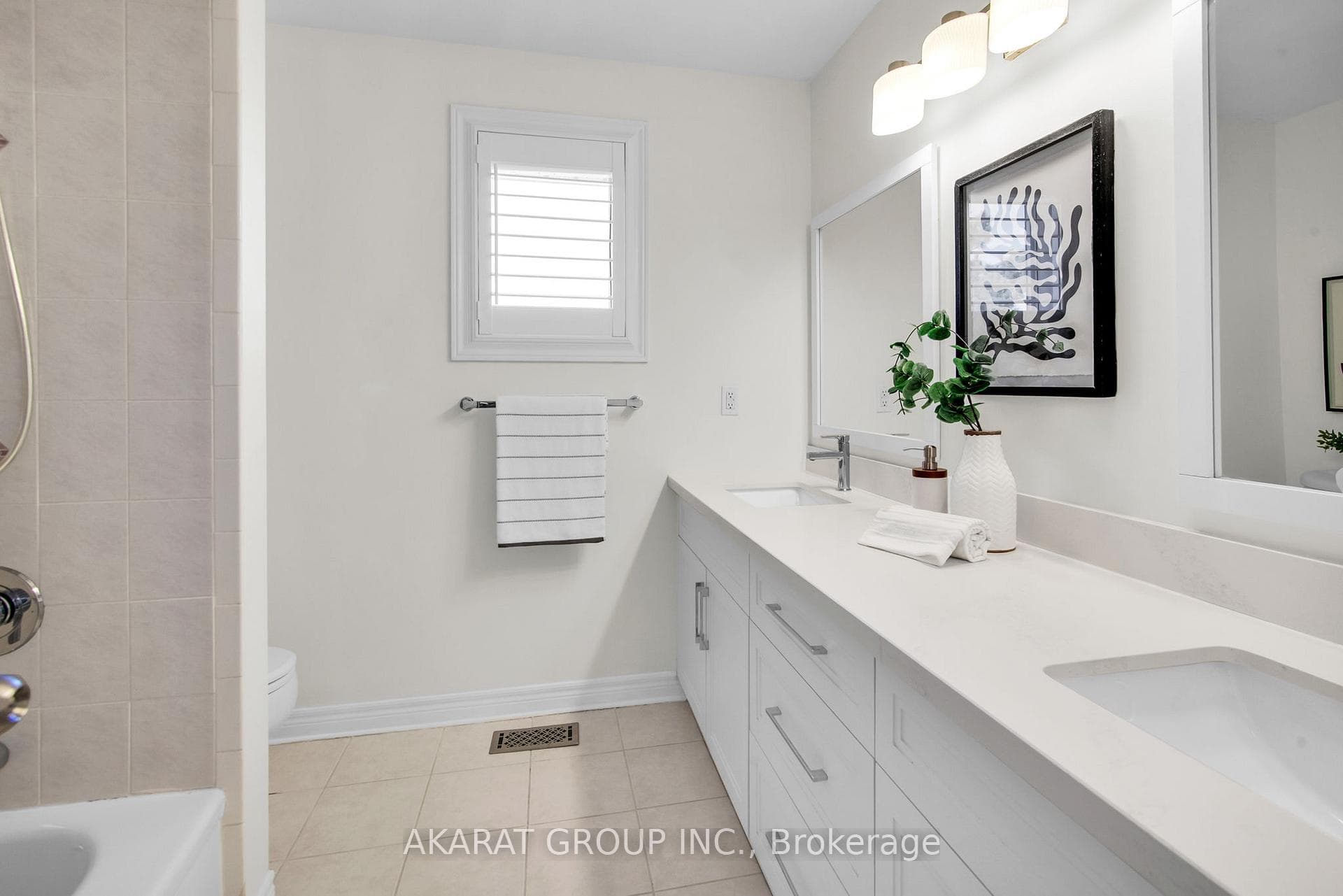 2113 Dalecroft Crescent photo 37