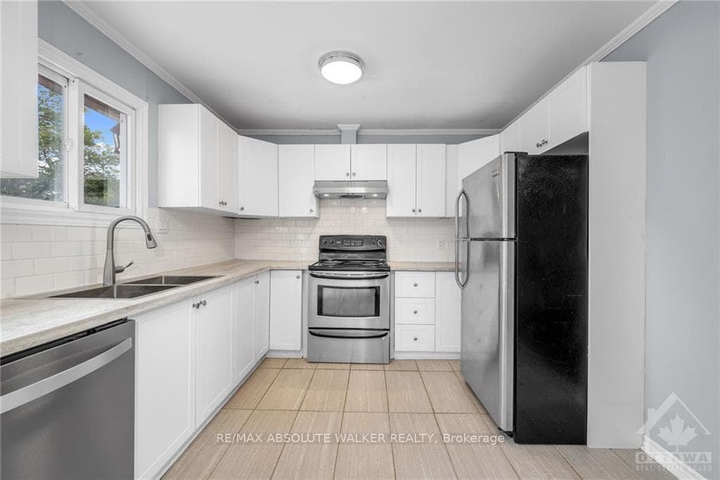 32 LAURIE Court photo 6