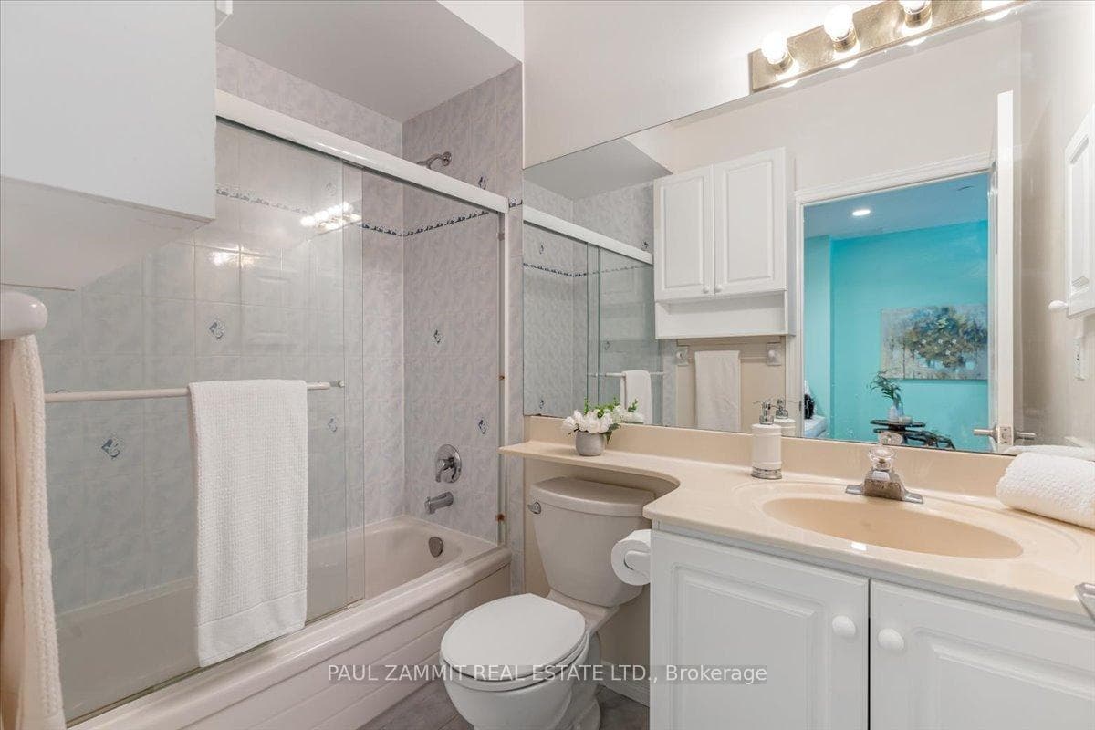 393 King Street Unit 806 photo 18