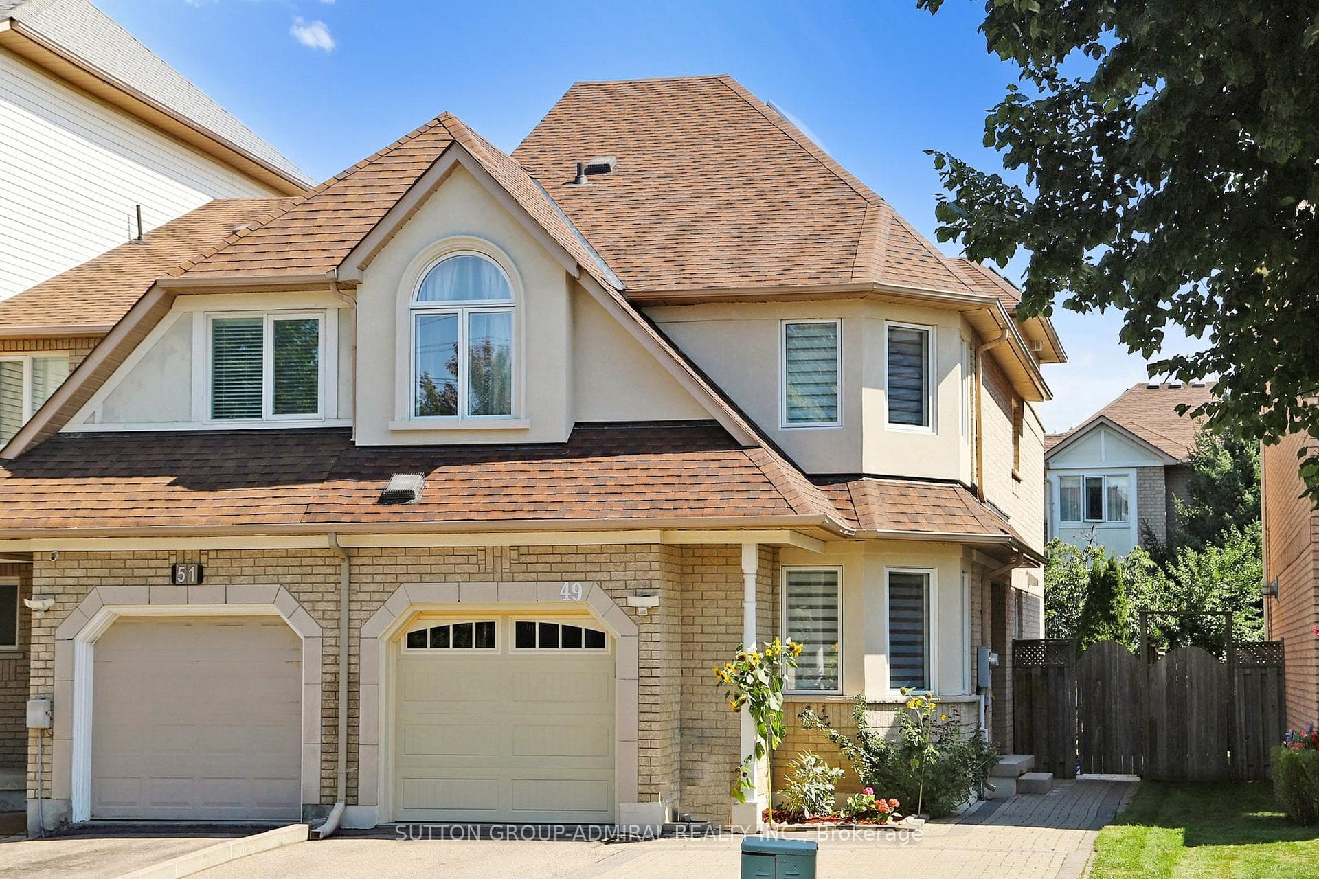 49 Goldbrook Crescent photo 1