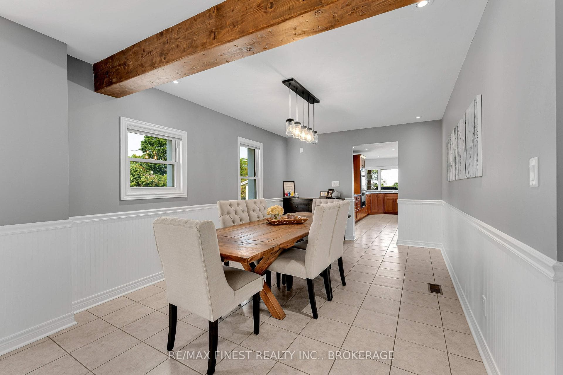 2112 Battersea Road photo 9