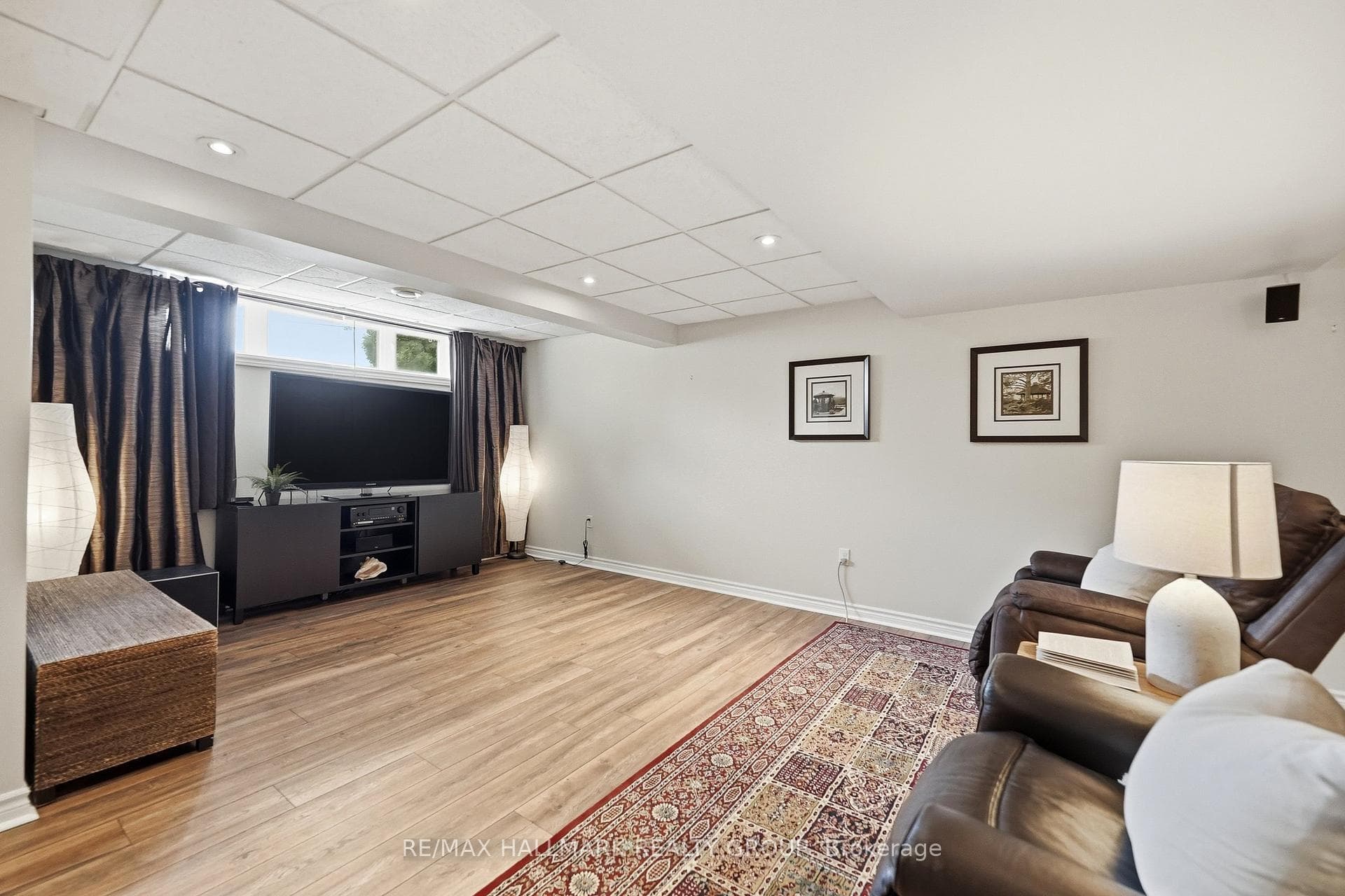 2039 Onyx Street photo 24