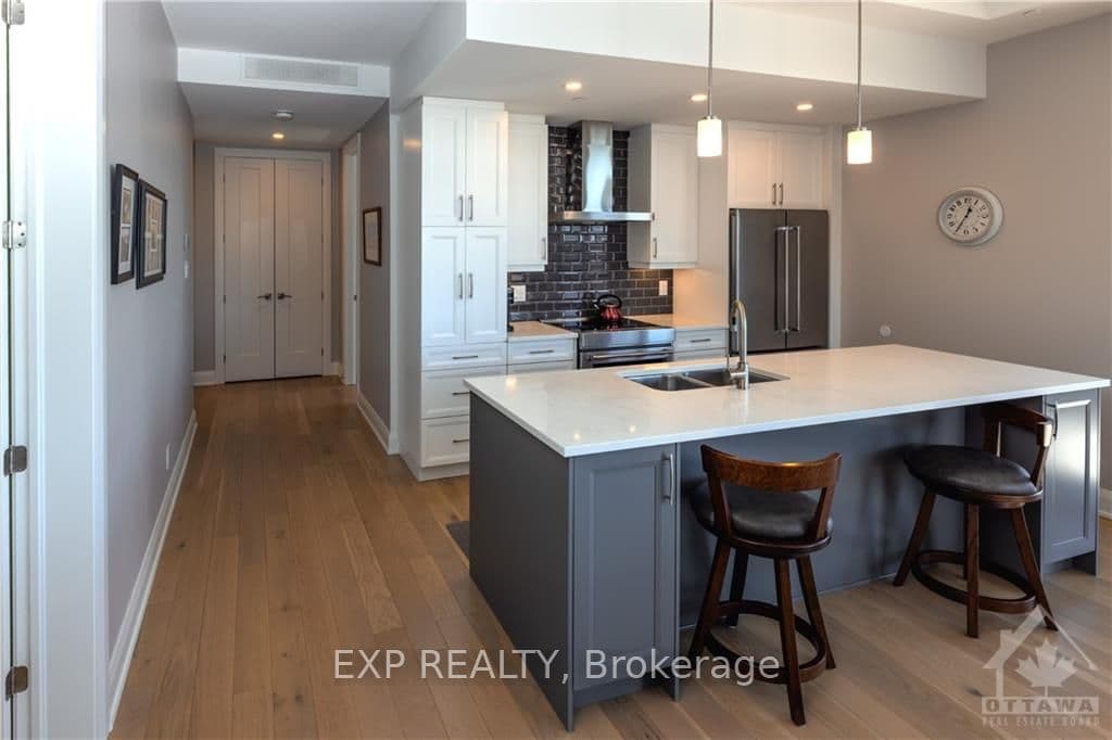 100 CORTILE Unit 402 photo 6