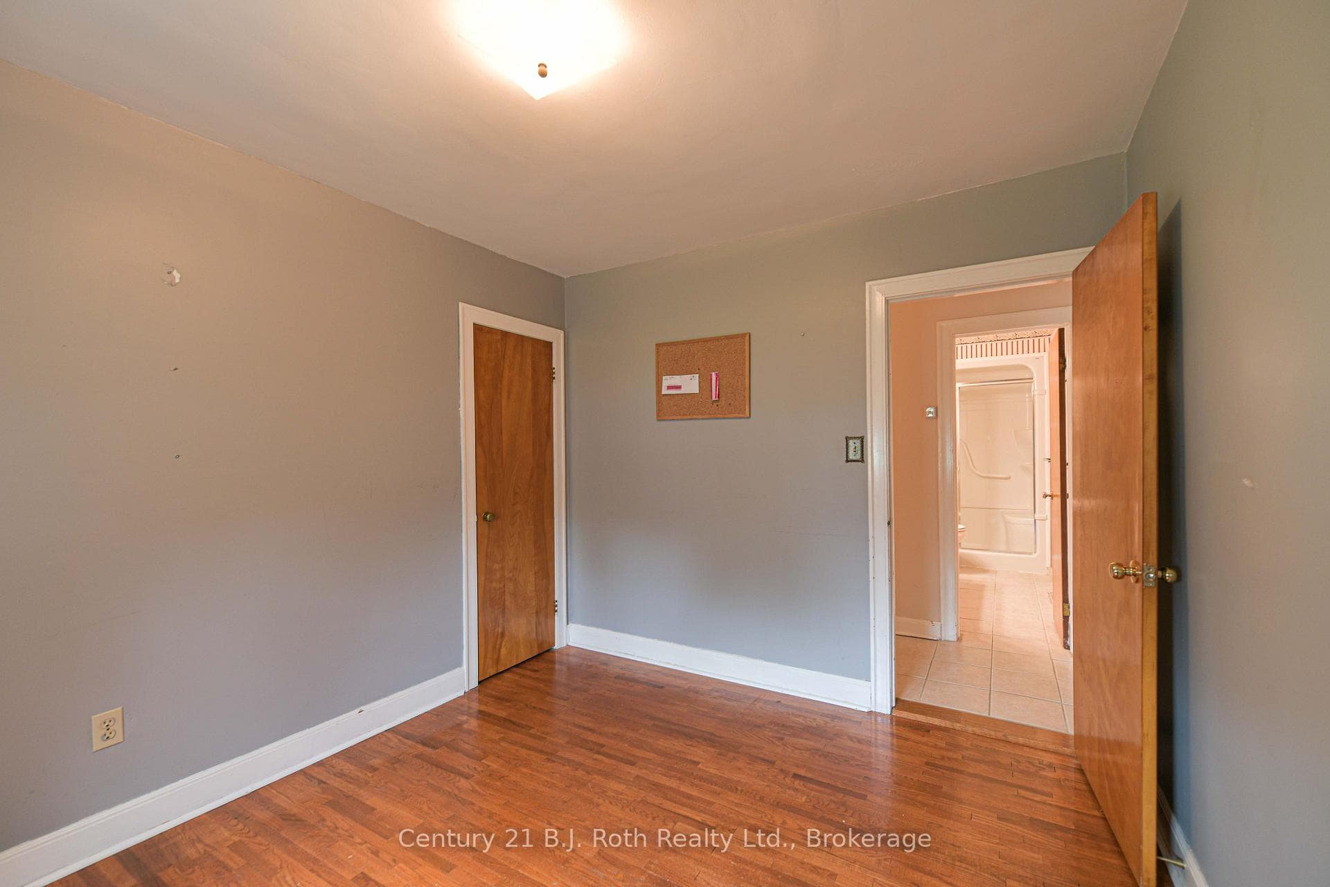 375 Parkhurst Crescent photo 21