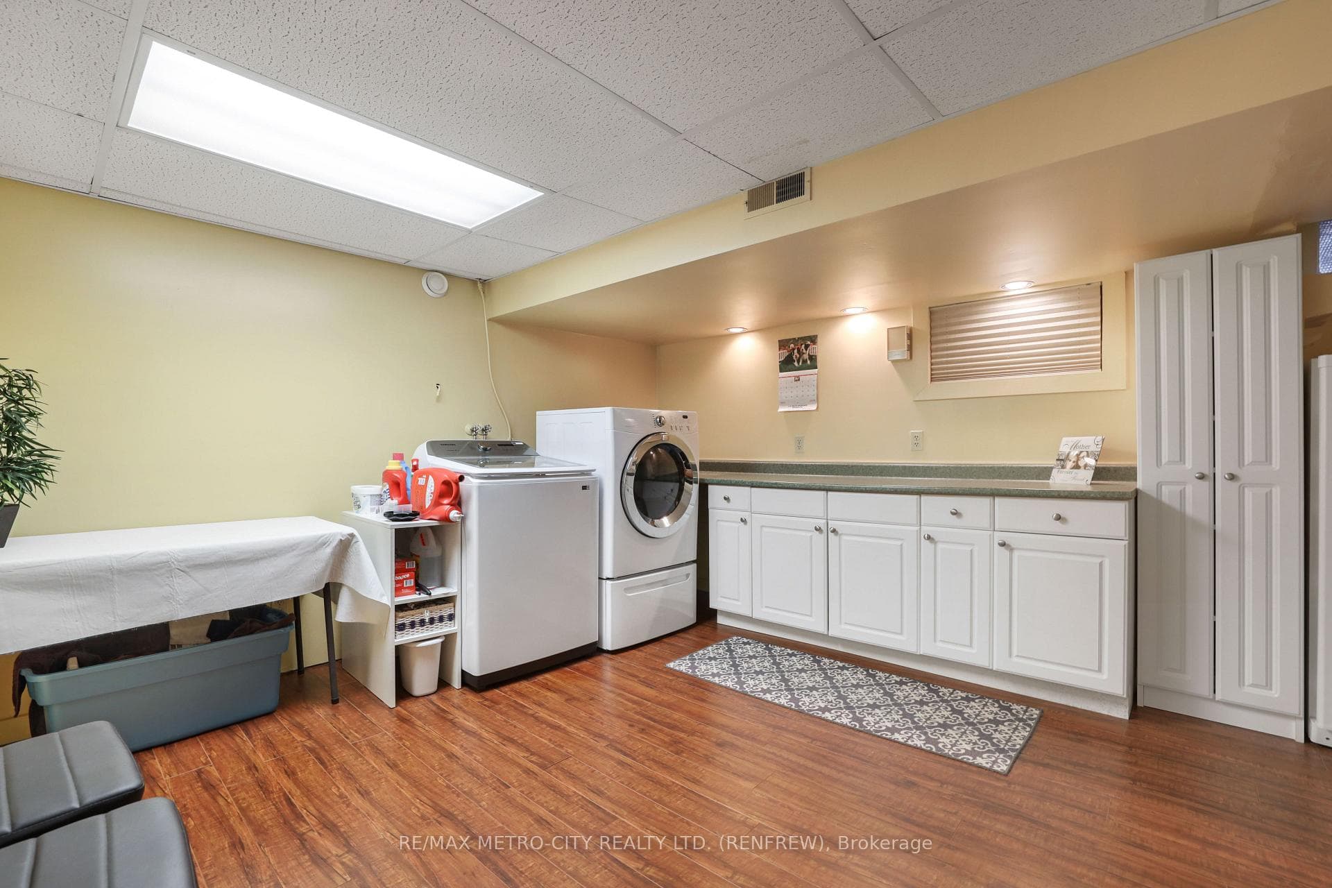 74 ERINDALE Avenue photo 36
