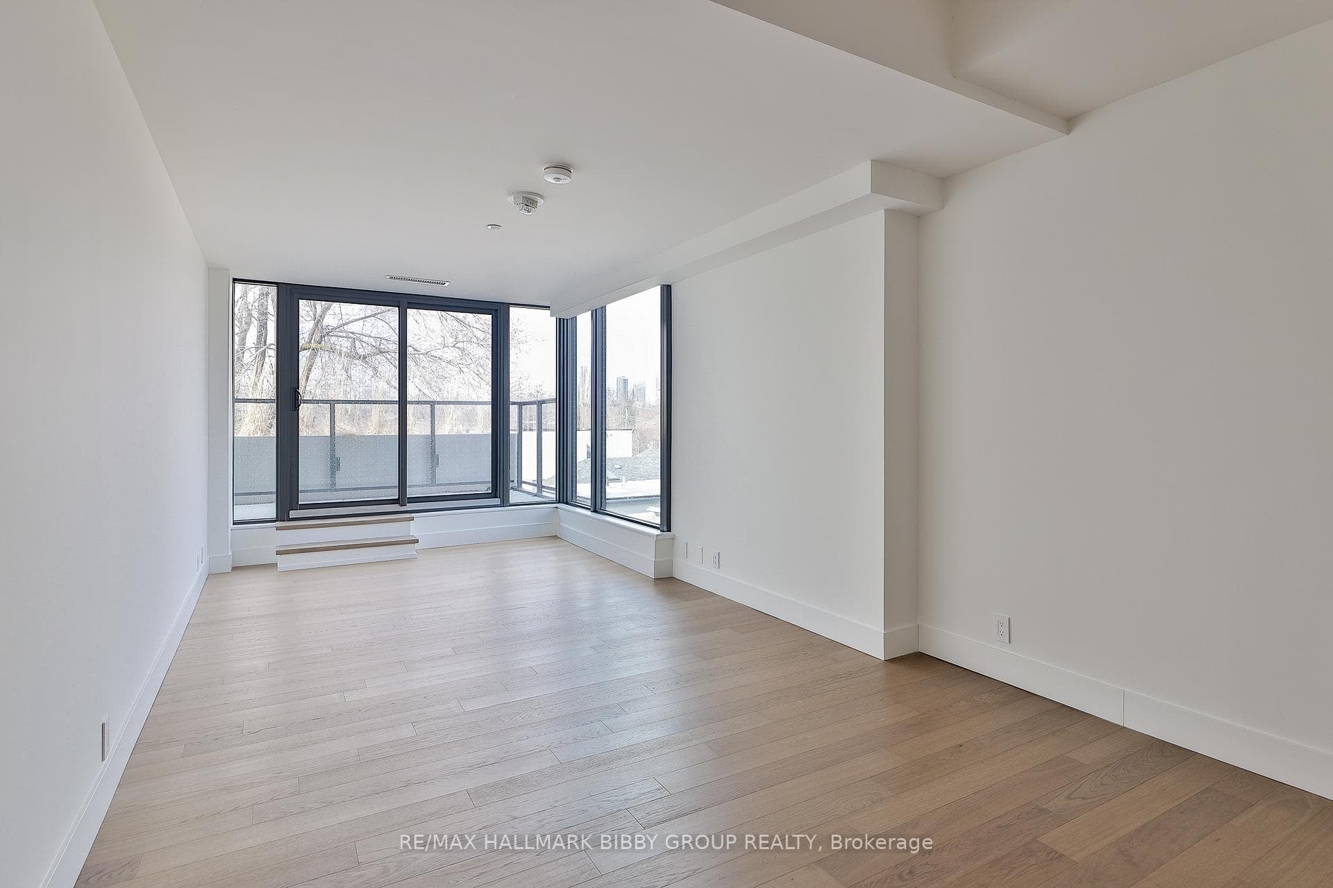 1414 Bayview Avenue Unit 310 photo 14