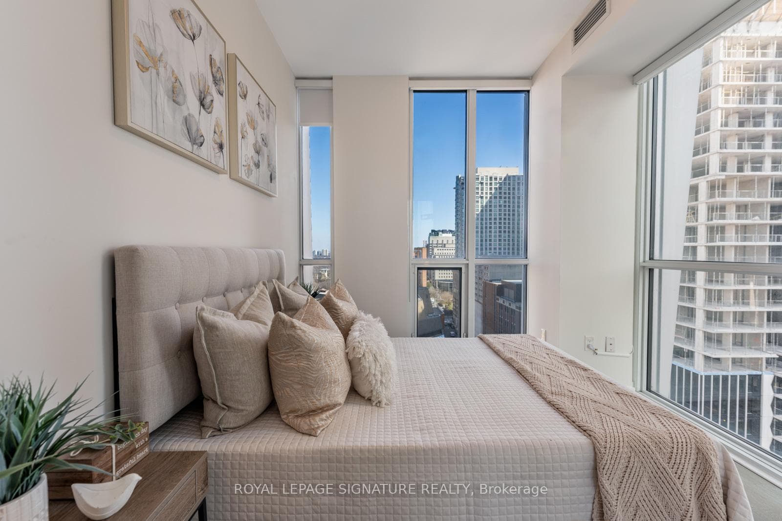 1 Yorkville Avenue Unit 1411 photo 32