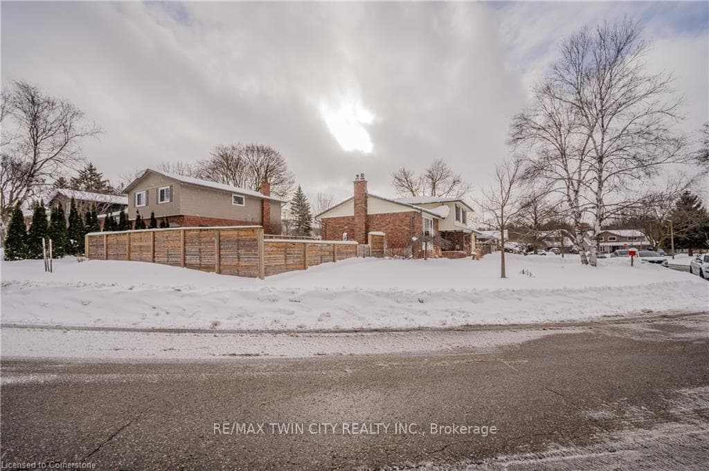 45 Ridgeview Crescent photo 33