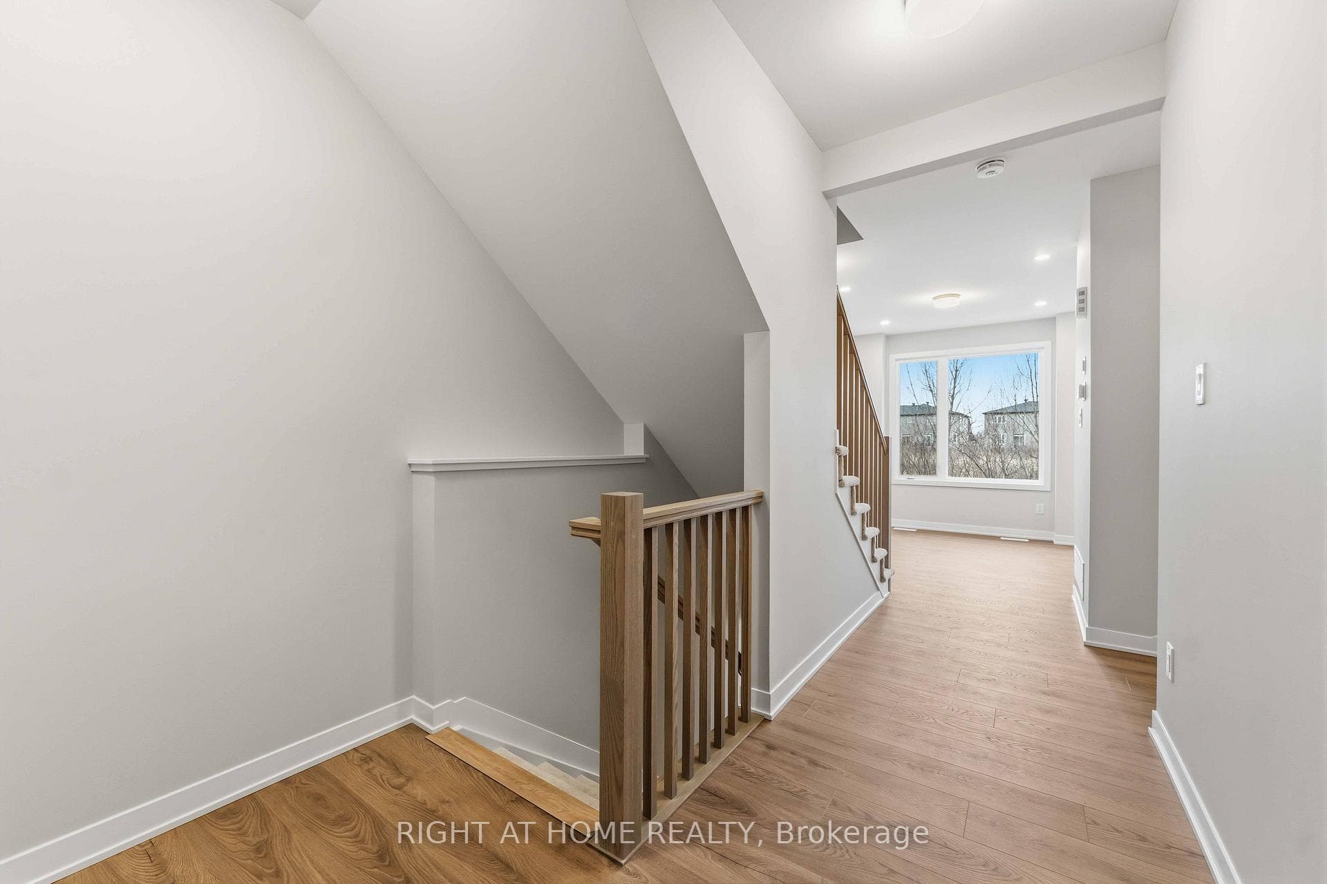290 Les Emmerson Drive photo 24