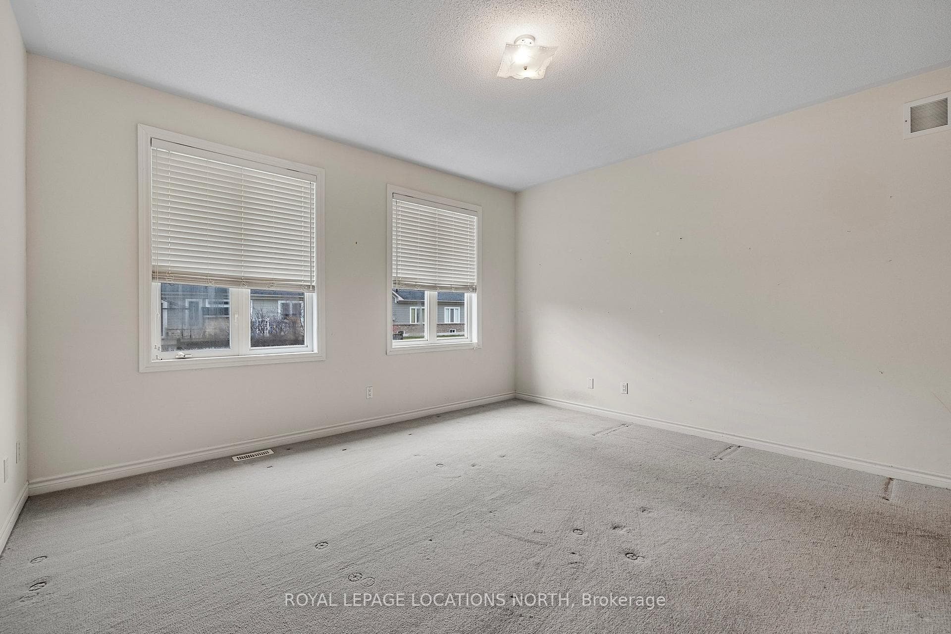 27 Newport Boulevard photo 18