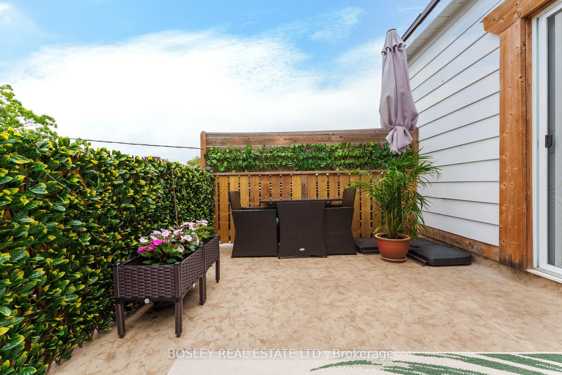 66 Amroth Avenue photo 30