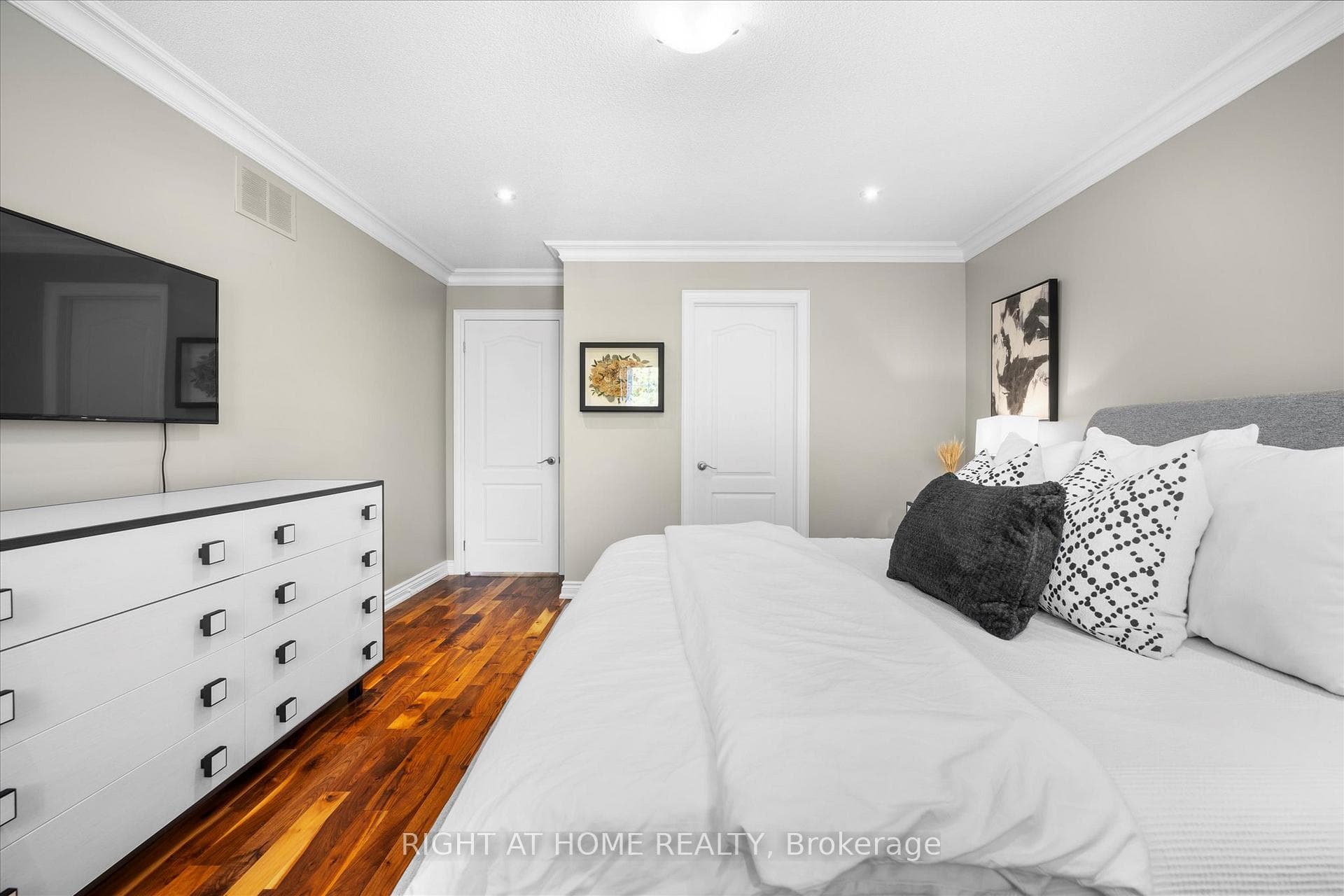48 Beachgrove Crescent photo 25