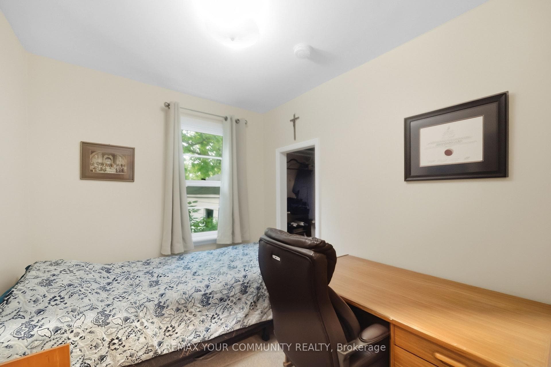 223 Richmond Street photo 10
