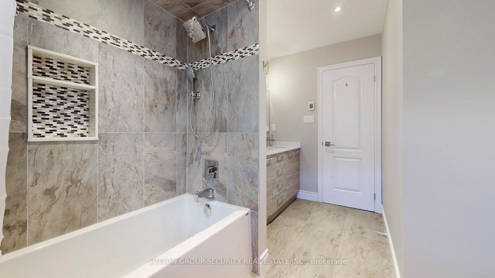 70 Brasswinds Court photo 22