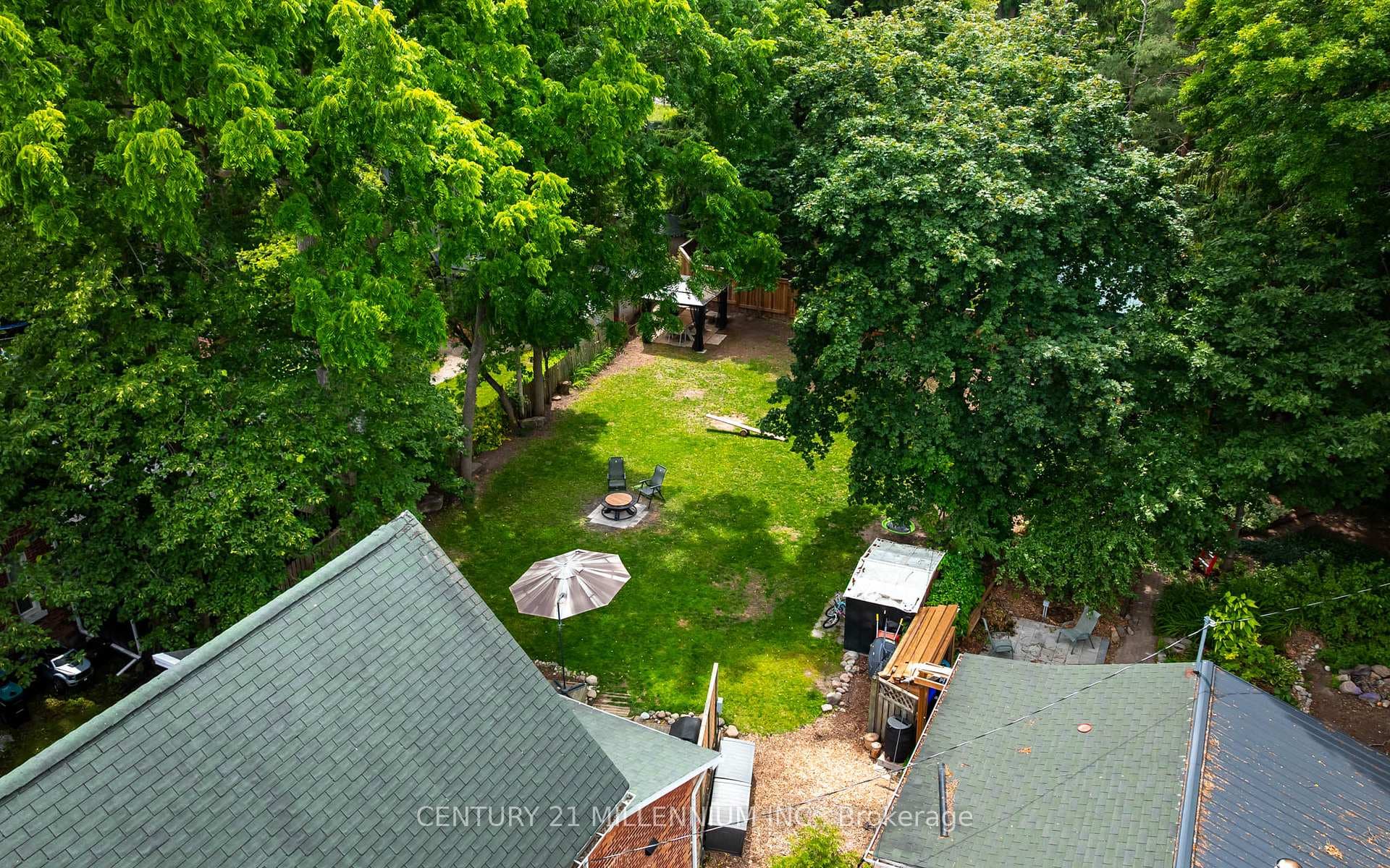 20 Alexander Street photo 35