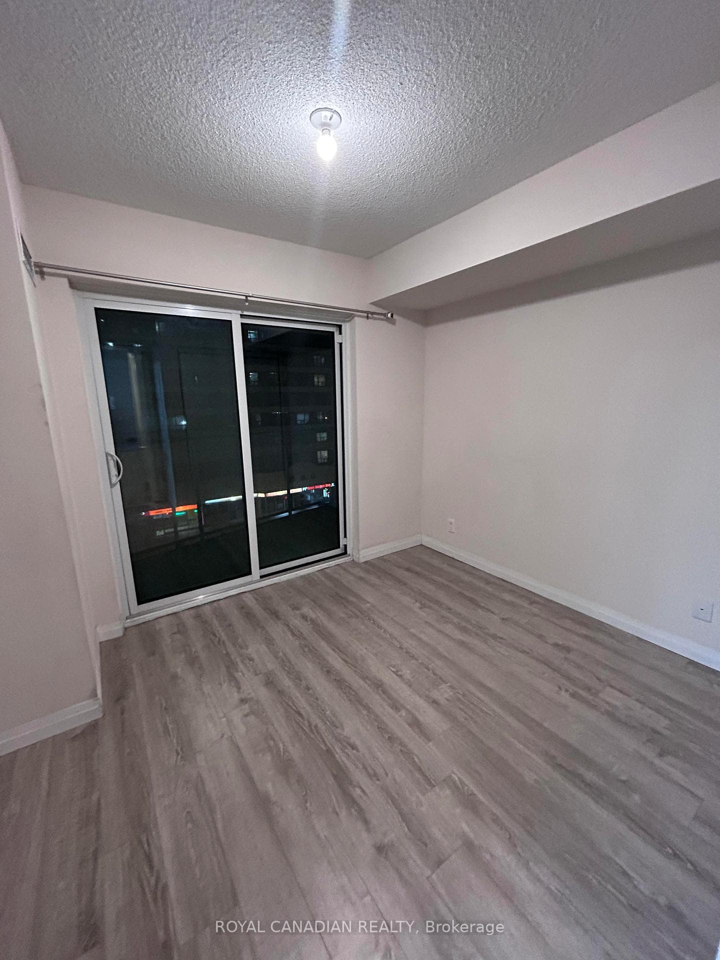 2152 Lawrence Avenue Unit 604 photo 17