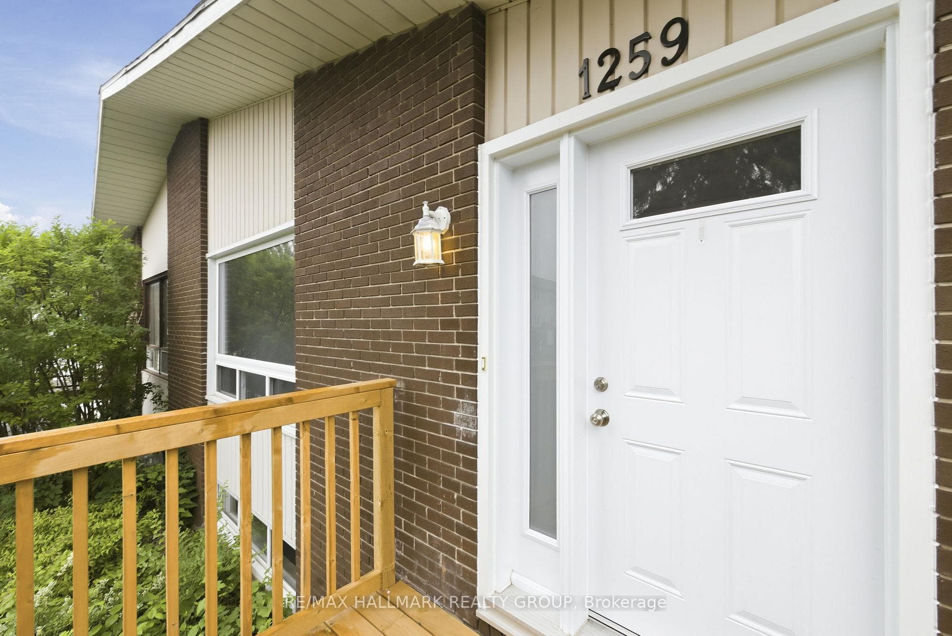 1259 Marenger Street photo 2