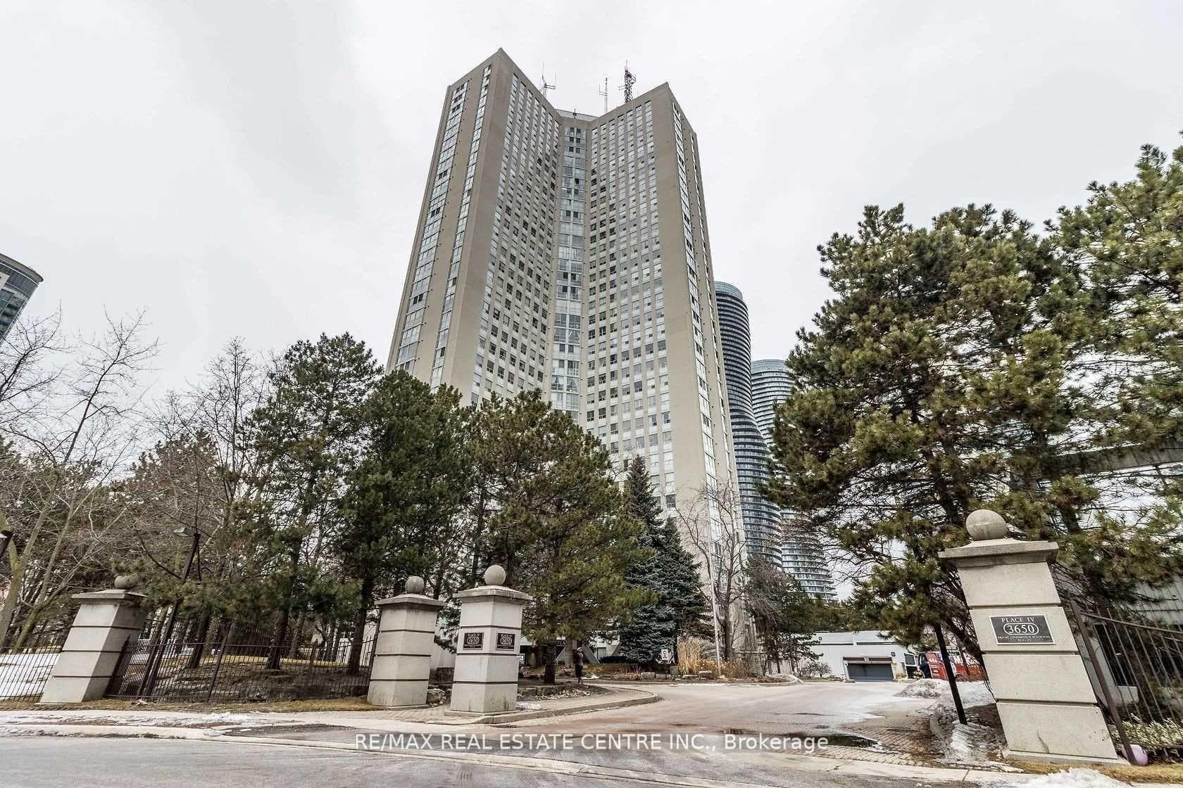 3650 Kaneff Crescent Unit 2405 photo 1