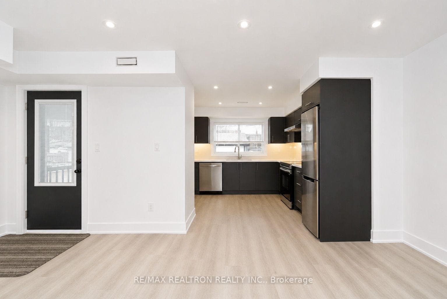 230 Boon Avenue Unit 4 photo 7