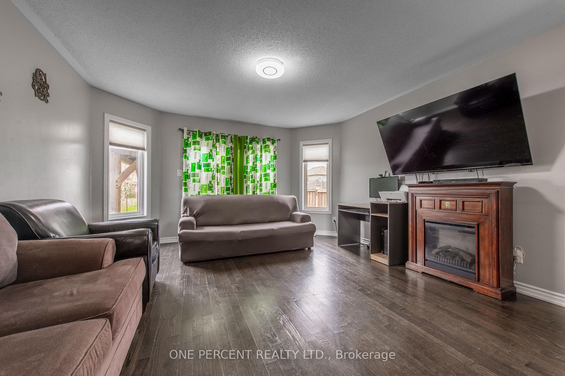 360 Armstrong Street photo 7