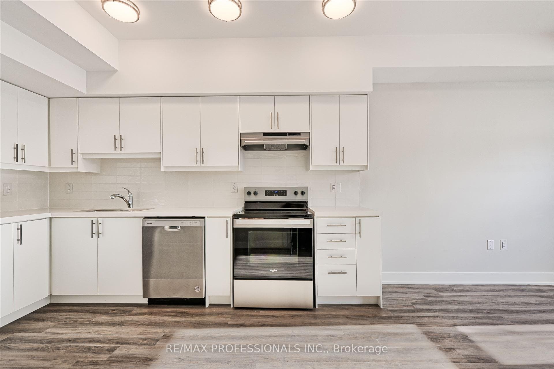 62 Dixfield Drive Unit 113 photo 8