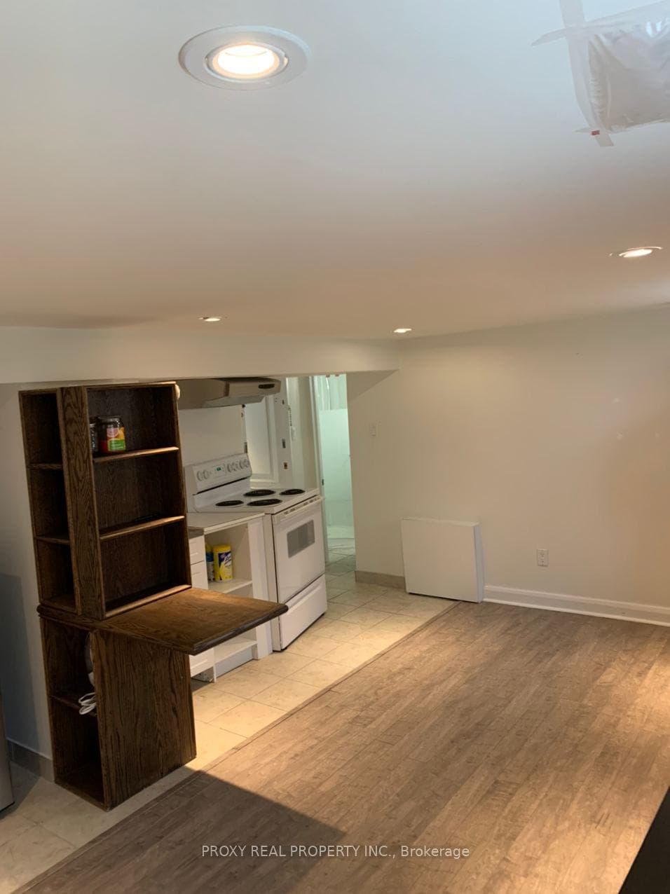 39 Winston Park Boulevard Unit Bachelor photo 2