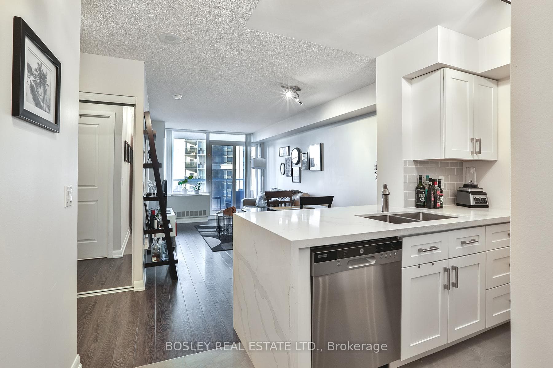 4978 Yonge Street Unit 1705 photo 13