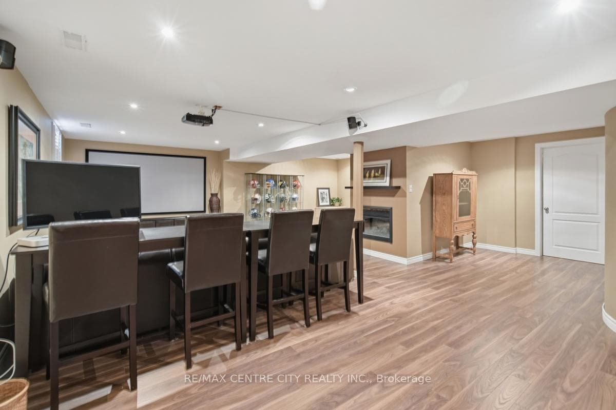 72 Robinson Lane photo 39