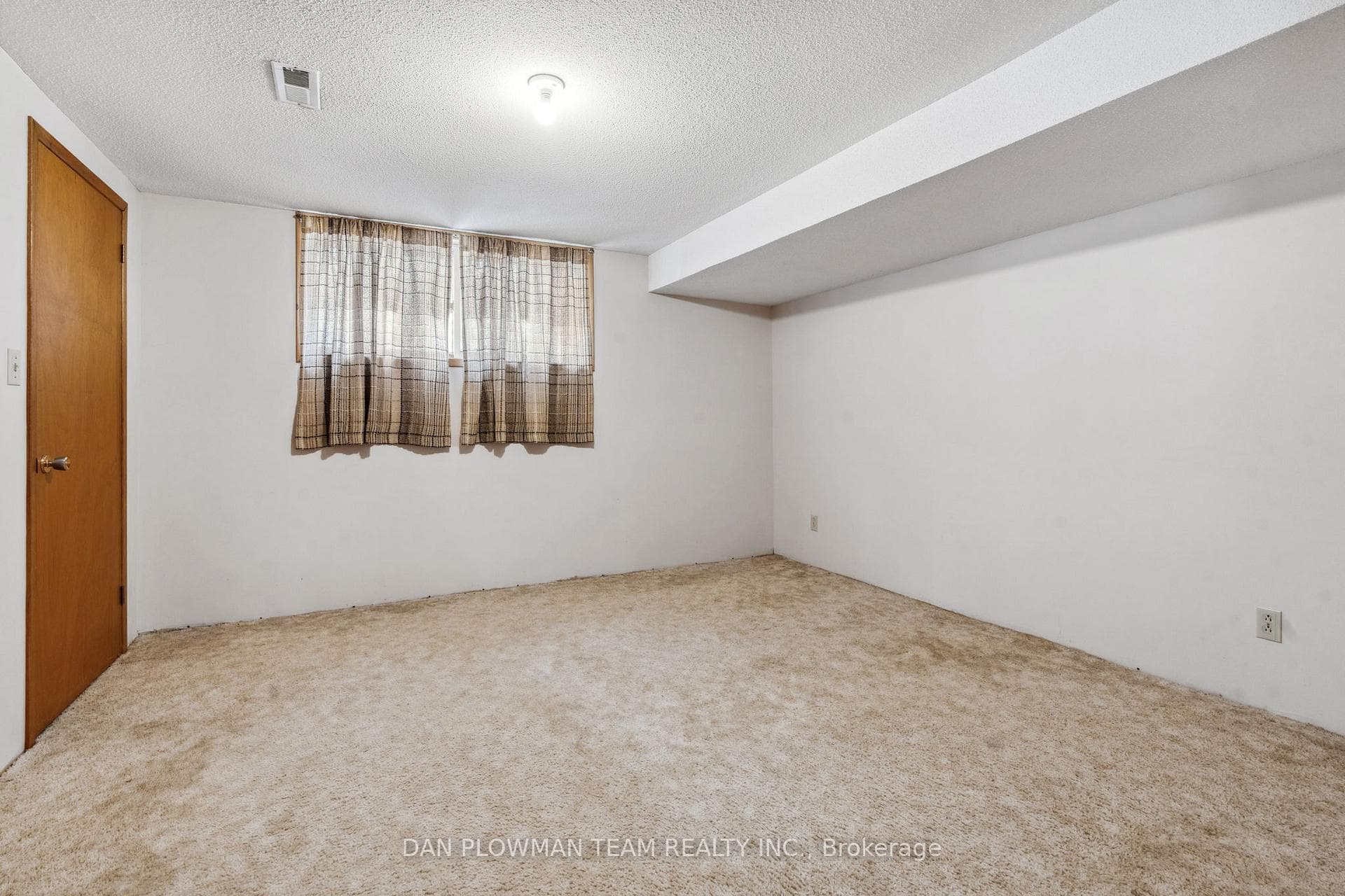 4880 Liberty Street photo 25