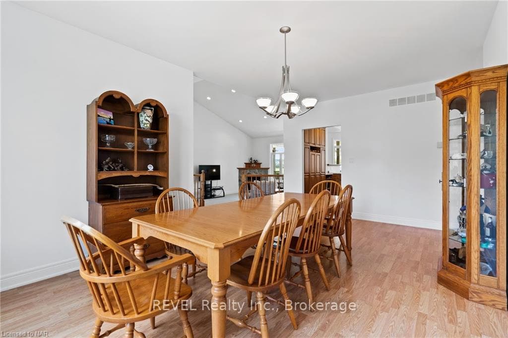 7904 NETHERBY Road photo 7