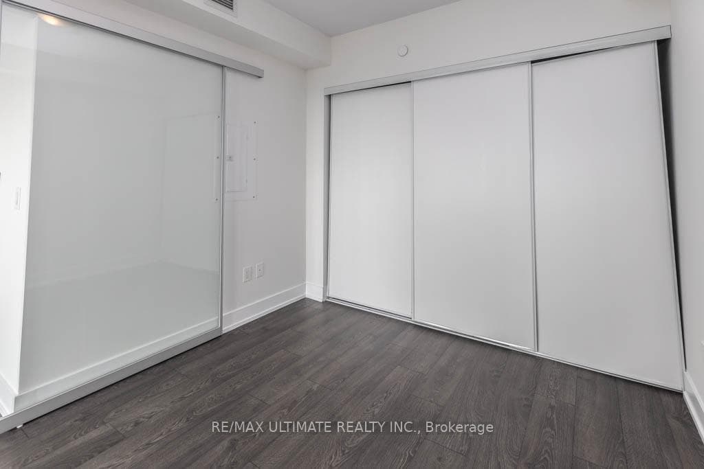 2550 Simcoe Street Unit 1802 photo 13