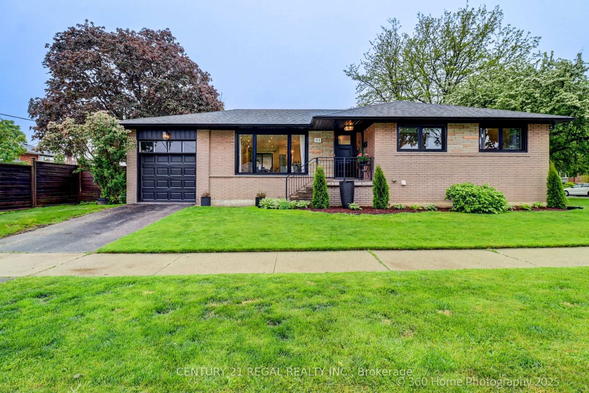 51 Sabrina Drive photo 1