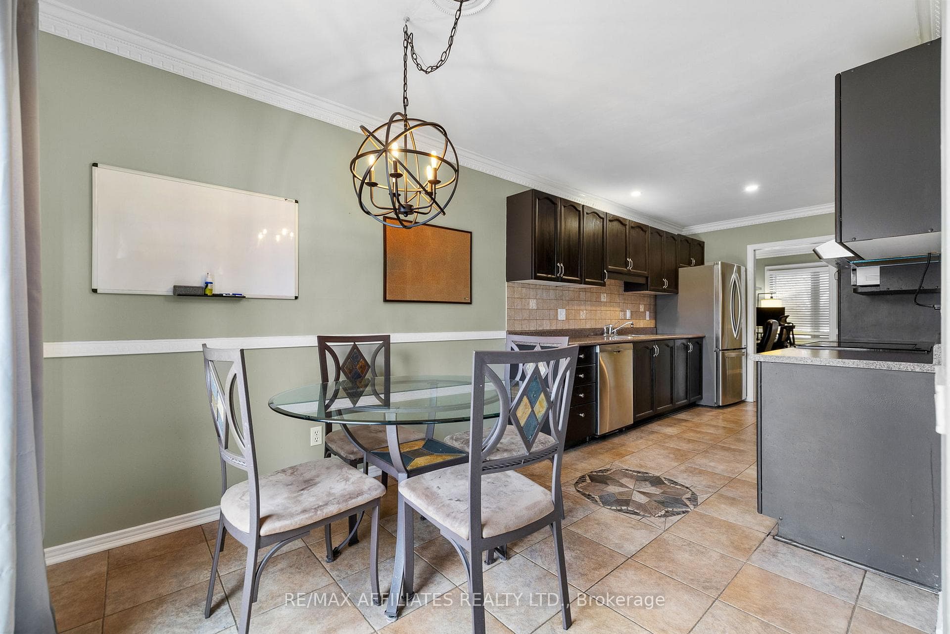 1494 Corsham Avenue photo 8