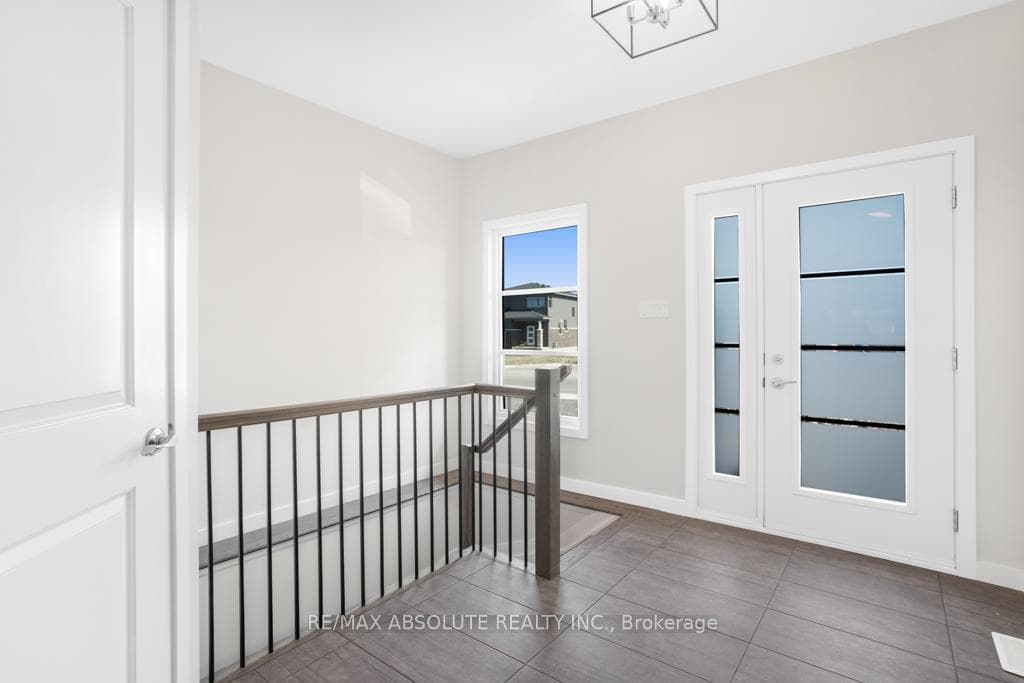 399 STERLING Avenue photo 4